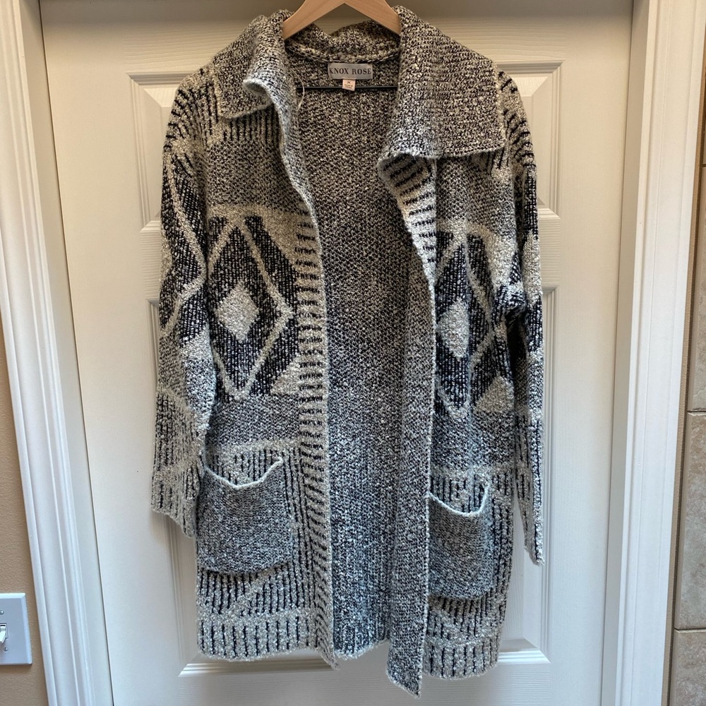 Knox rose long sweater women’s medium like new
